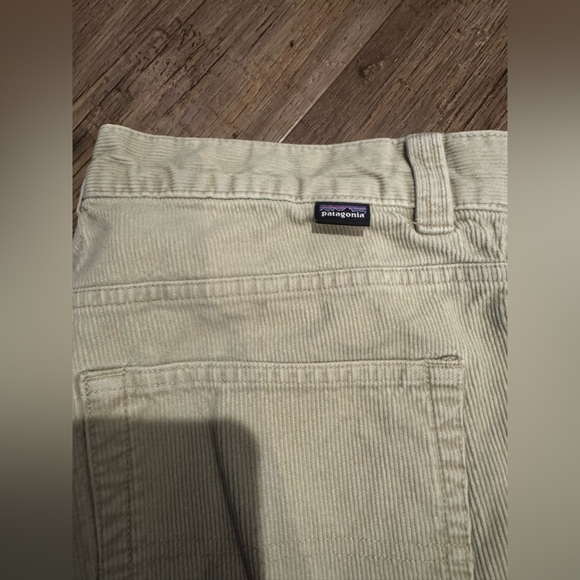 Patagonia Classic Corduroy Khaki Pants Sz 34x28 EUC - Picture 5 of 6